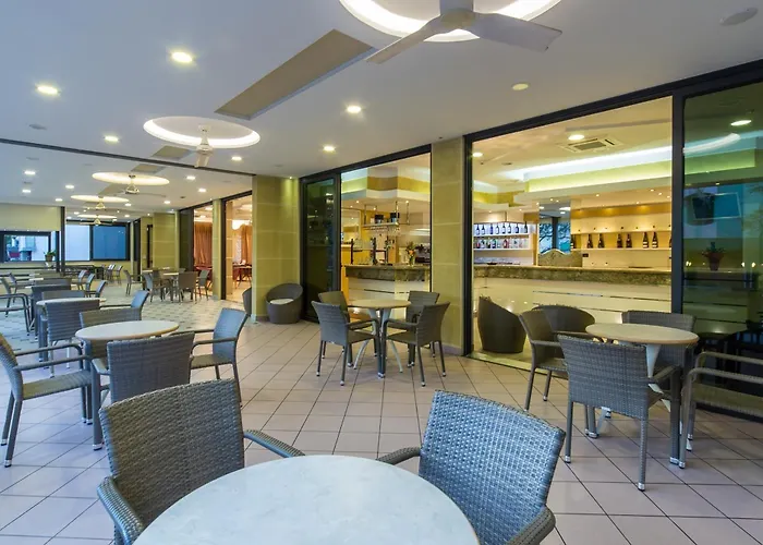 Bamby E Delfino 3* גאטאו א מארה