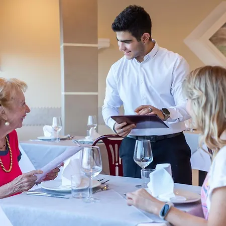 Bamby E Delfino 3* Gatteo a Mare