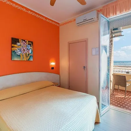 Bamby E Delfino 3* ガッテーオ・ア・マーレ