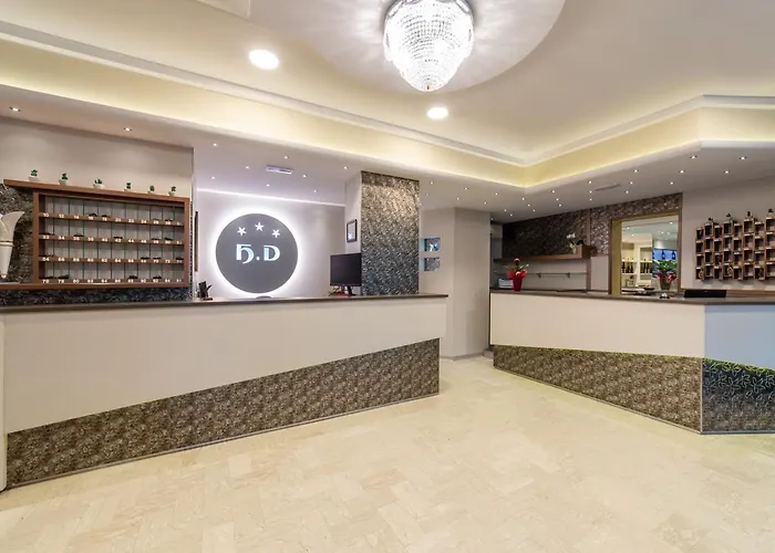 Bamby E Delfino 3* Gatteo a Mare