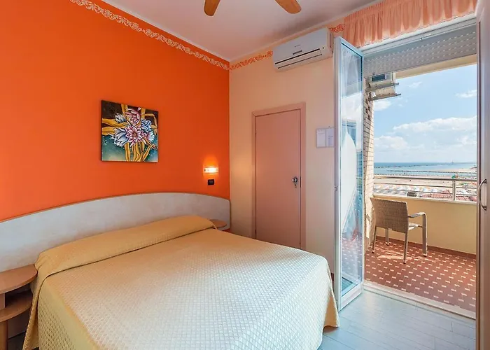 Bamby E Delfino 3* Gatteo a Mare